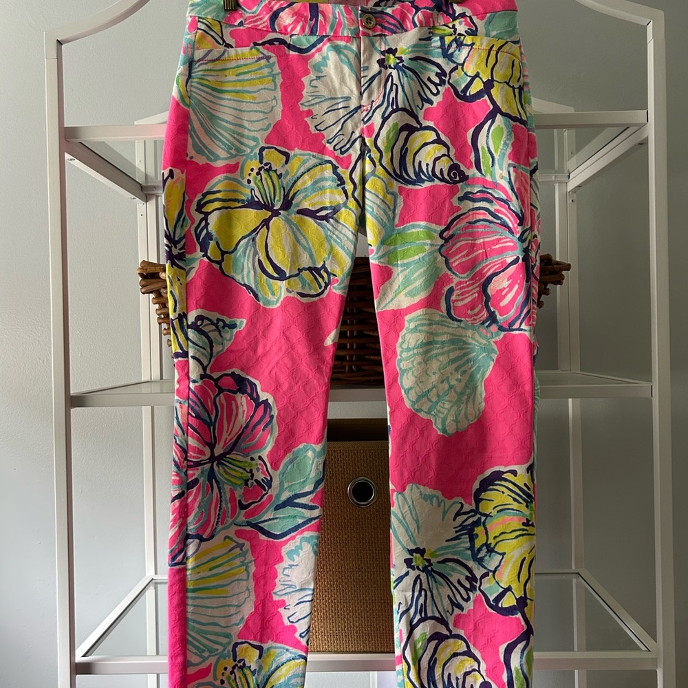 Multi color Lily Pulitzer pants - still vibrant! Perfect for Spring and Summer🌸